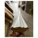 HAMPTON BAN WESTFIELD SHAKER FEATHER WHITE 8 FT CROWN MOLDING 96 in W x 1.7 in H x* 4 in D