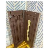 GUTINNEEN Outdoor Cat House, Heated and Insulated Cat Shelter for Winter, Weatherproof Cat Condo with Adjustable Temperature and Time, Feral Cat Patio with Escape Door (1 Set)