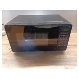 Mainstays 0.7 Cu ft Countertop Microwave Oven, 700 Watts, Black - Retail: $58