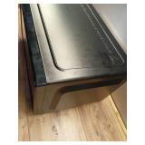 Mainstays 0.7 Cu ft Countertop Microwave Oven, 700 Watts, Black - Retail: $58