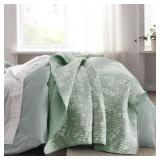 Bedsure Twin Quilt Dorm Bedding - Lightweight Floral Quilt Twin Extra Long, Sage Green Floral Bedspread, Reversible Microfiber Coverlet for All Seasons (68\"x86\")