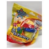 Kiddy Dough Play Set with Machine - Retail: $12