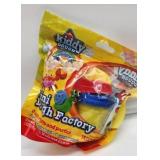 Kiddy Dough Play Set with Machine - Retail: $12