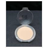 e.l.f. Prime & Stay Finishing Powder, Sets Makeup, Controls Shine & Smooths Complexion, Delivers A Matte Finish, Vegan & Cruelty-Free, Light/Medium