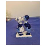 Delft Blue Holland Kissing Couple Figurine