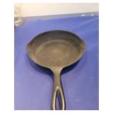 Cast Iron Skillet with Teardrop Handle