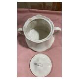 White Porcelain Teapot with Scalloped Edge