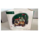 Dept 56 Snow Village Lighted North Pole Pile Series Cold Care Clinic