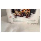Dept 56 Snow Village Lighted North Pole Pile Series Cold Care Clinic