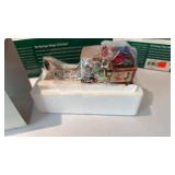 Dept 56 The Queen Parliamentary Coach, Lord & Taylor Wagon 1998 with Village Momuments