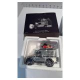 Dept 56 Snow Village Woodland Wildlife Animals and Village Express Van