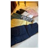 Ladies tops K and XL capris sz 6