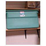 Sterilite tote, 122qt, green