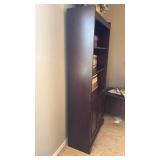 Traditional Cherry Wood Bookcase with Cabinet - Retail: $125 (Books Included)