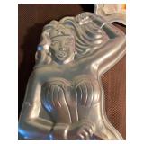 Cake Pans - Wonder Woman 