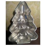 Cake Pans - Holiday Gingerbread Man 