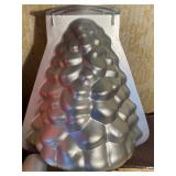 Wilton Holiday Pan, 3-D Tree w/ Instruction Book
