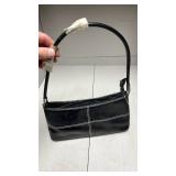 Knockoff Black Leather Gucci Small Shoulder Bag with Contrast Stitching