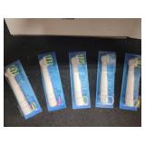 Oral B Cross Action Replacement Electric Toothbrush Heads x4