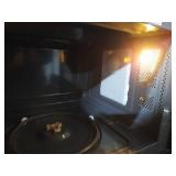 BLACK+DECKER 0.9 cu ft Microwave Oven Black - Retail: $100