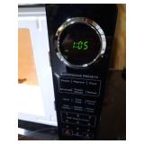 Kenmore 0.9 cu-ft Microwave - Black: Countertop, 900W, Child Lock, 6 Programs, Compact Size - Retail: $90