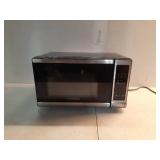 Black+Decker Microwave  - Retail: $110