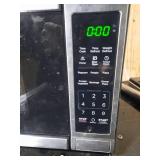 Black+Decker Microwave  - Retail: $110