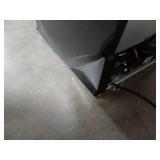 MAGIC CHEF 2.6 cu. ft refrigerator without freezer (Damage) - Retail: $220