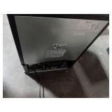 MAGIC CHEF 2.6 cu. ft refrigerator without freezer (Damage) - Retail: $220