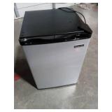 2.6 cu. ft. Mini Fridge in Stainless Steel Look without Freezer (SEE DETAILS) - Retail: $220