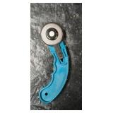 Fiskars Rotary Cutter with Crafting Supply Set