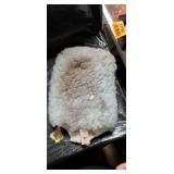 White Mesh Polishing Mitt with Cotton Lining