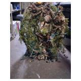 Pre-lit Artificial Christmas Pine Wreath with Pinecones