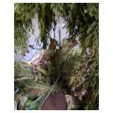 Pre-lit Artificial Christmas Pine Wreath with Pinecones