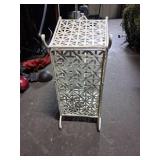 Decorative White Metal Magazine Rack