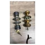 Vintage door knobs (2 with keys) and a drawer pull