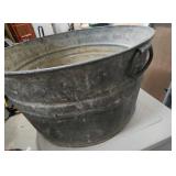 Large galvanized steel wash tub - 20" diameter x 11" H
