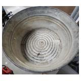 Large galvanized steel wash tub - 20" diameter x 11" H