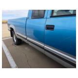 1995 CHEVROLET C/K 2500 EXT. CAB 6.5-FT. BED 4WD