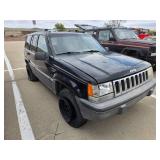 1995 JEEP GRAND CHEROKEE SE 4WD