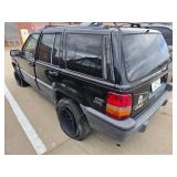 1995 JEEP GRAND CHEROKEE SE 4WD