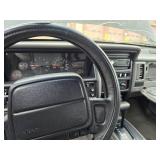 1995 JEEP GRAND CHEROKEE SE 4WD