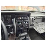 1995 JEEP GRAND CHEROKEE SE 4WD