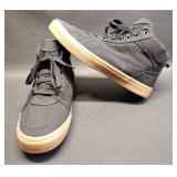 APPEARS NEW NOBO SIZE 10.5 BLACK LOW TOP SNEAKERS