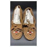 Minnetonka Ladies Size 7? Beaded Suede Moccasins