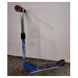 SPIDERMAN LIGHT UP SCOOTER