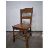 VINTAGE WOODEN CHAIR