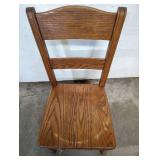 VINTAGE WOODEN CHAIR