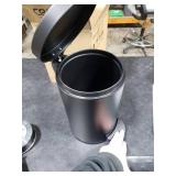 Cesun 1.2 Gallons Small Black Trash Can, Bathroom Garbage Can with Lid and Foot Pedal, Mini Round Wastebasket for Bathroom, Bedroom, Office, 4.5 Liters / 1.2 Gallons, Matte Black
