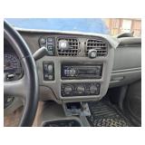 2000 CHEVROLET BLAZER LS 4-DOOR 4WD